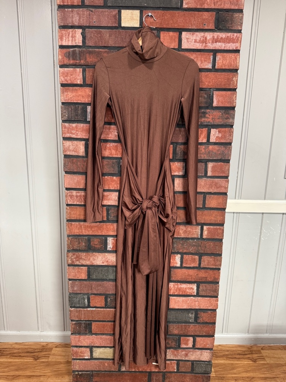 Mew Mews Rumaysa Long Sleeve Twisted Maxi Dress - Picture 2 of 16